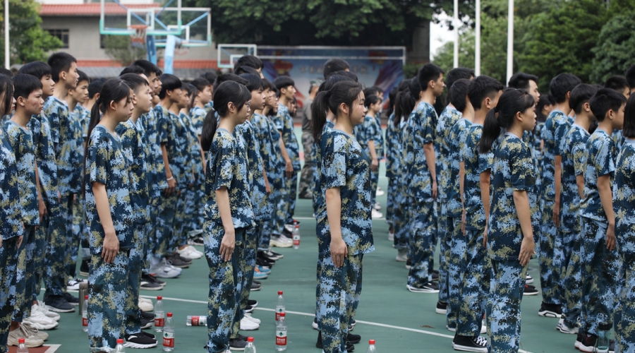 軍訓(xùn)